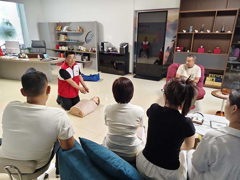 公司組織參與紅十字會(huì)活動(dòng)